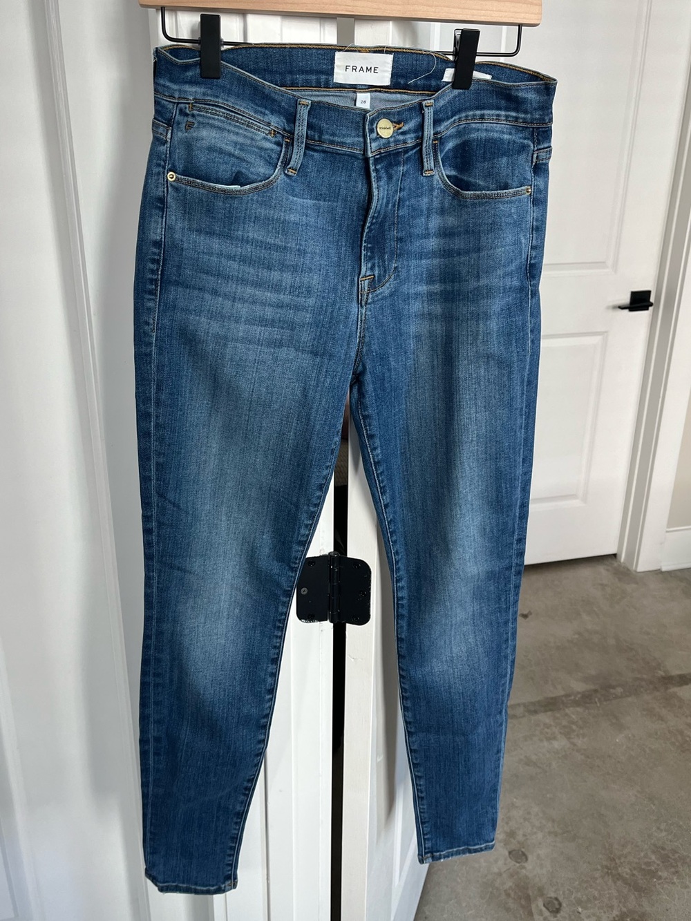 Frame Le High Skinny Jeans - Size 28 - LIKE NEW!